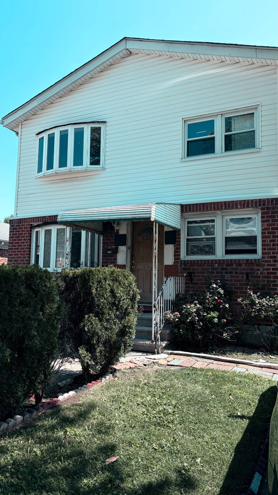 83-43 241 — photo