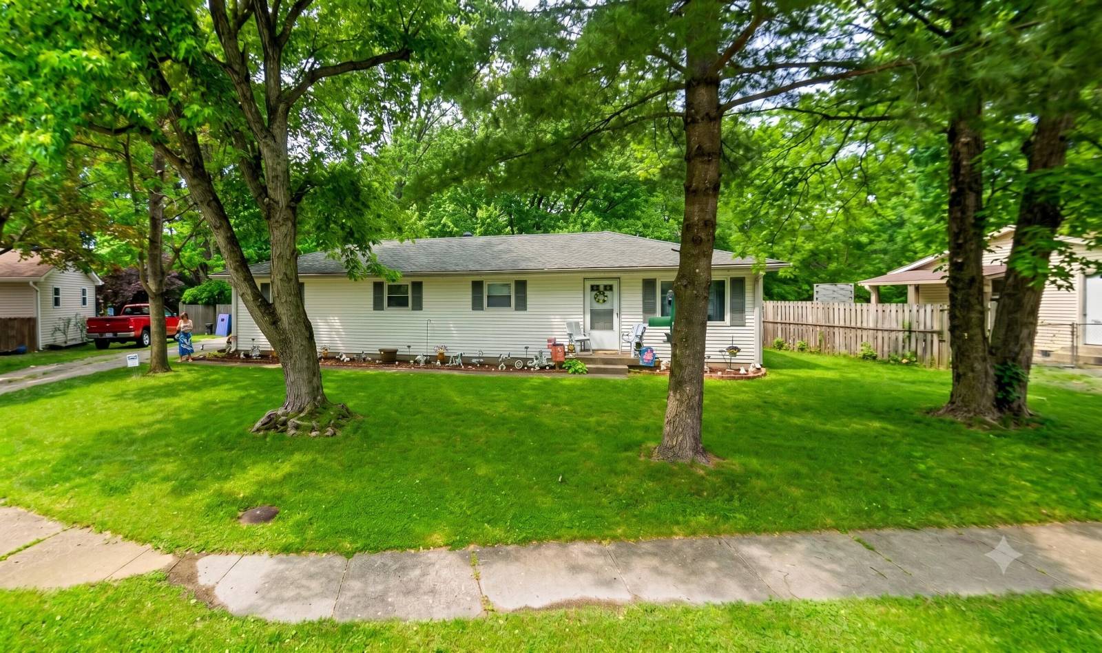 11028 Monroe Ct — photo
