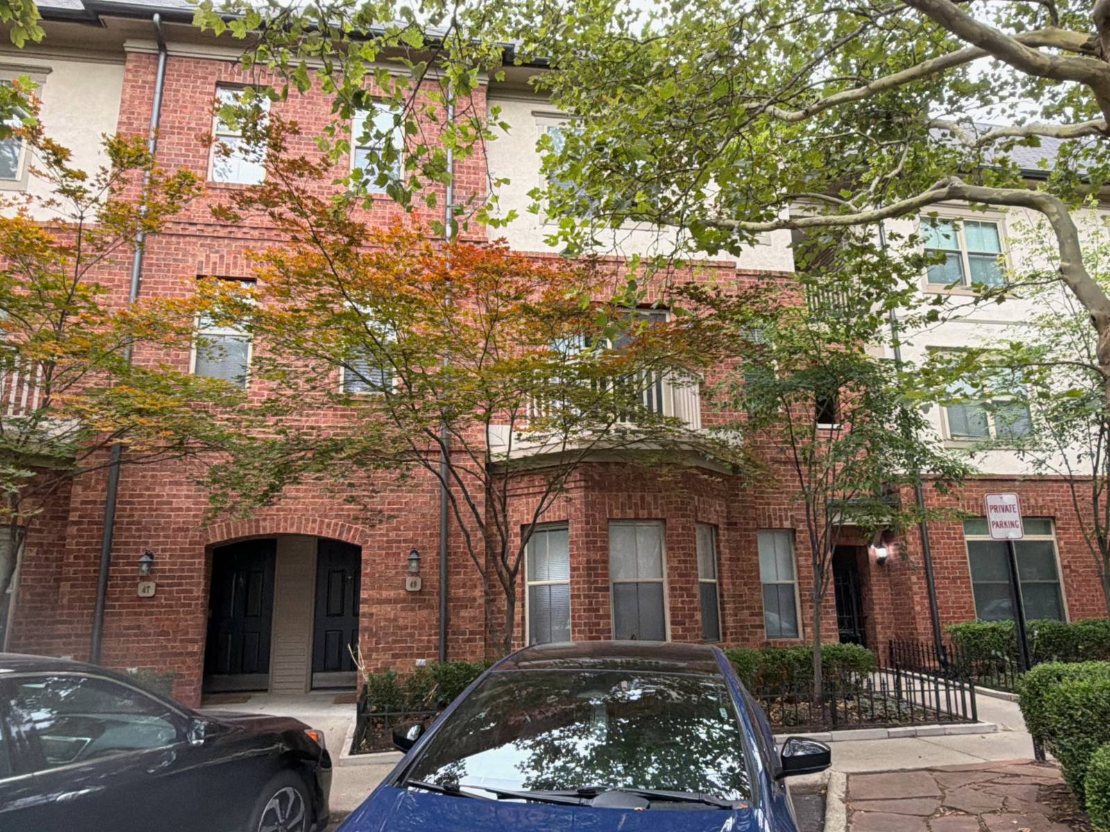 49 W Lincoln St — photo