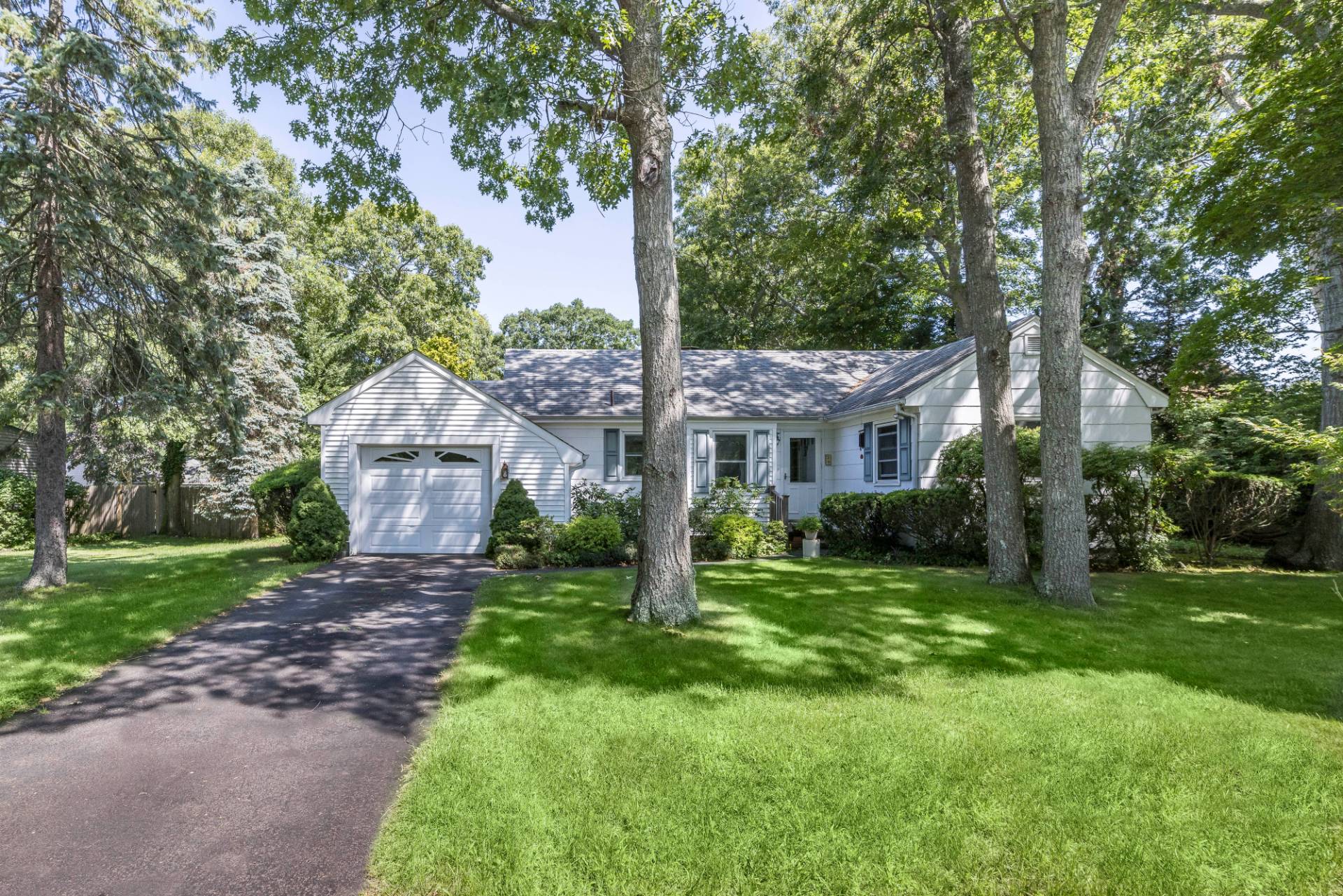 29 Lynn Ave — photo