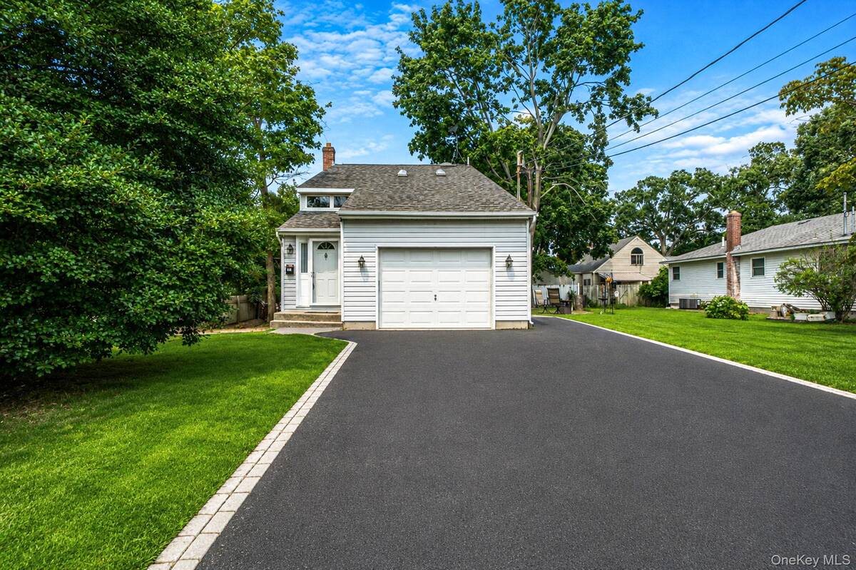 35 E 6th Street, Patchogue, NY 11772 — photo 2