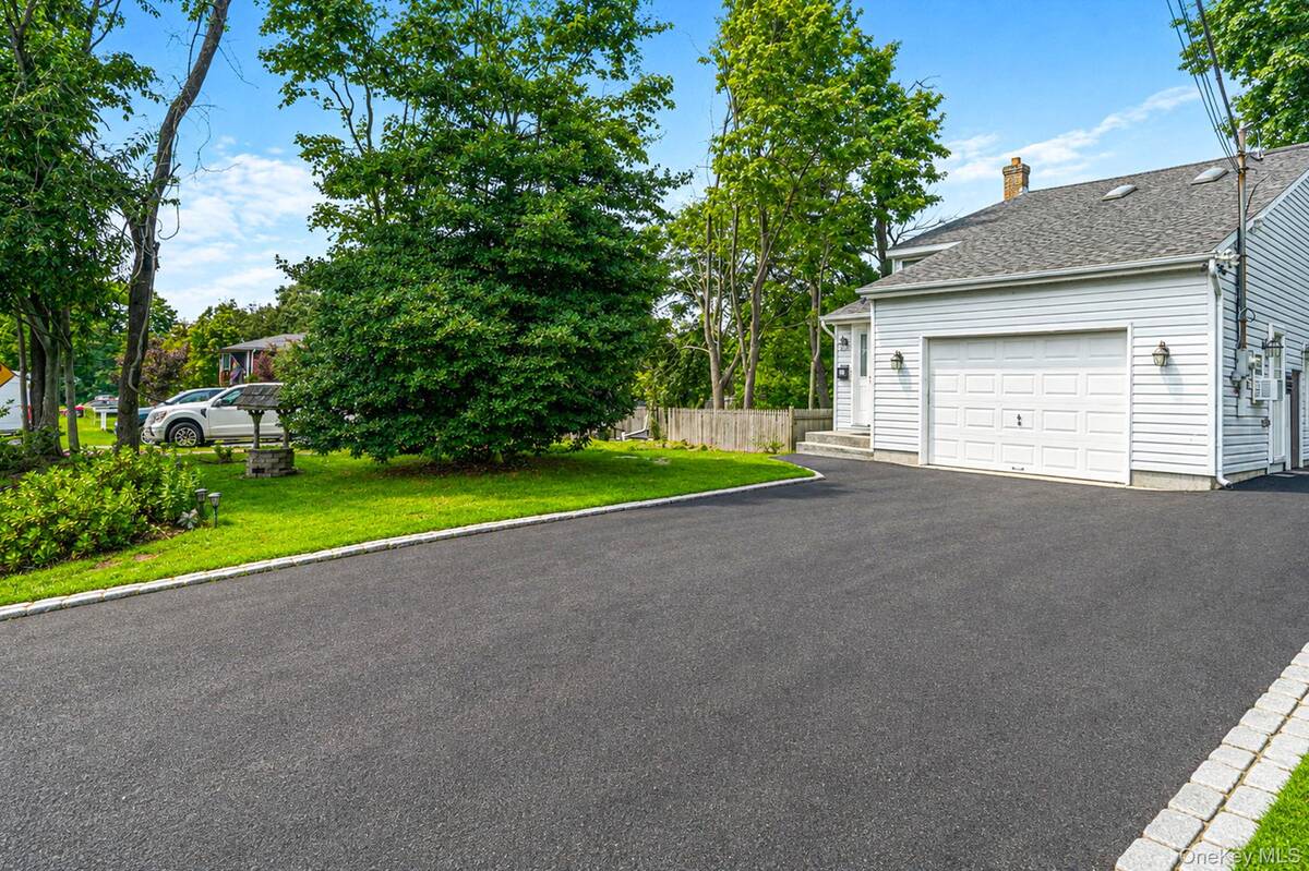 35 E 6th Street, Patchogue, NY 11772 — photo 3