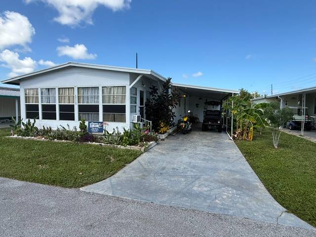 5715 Lagoon Drive — photo