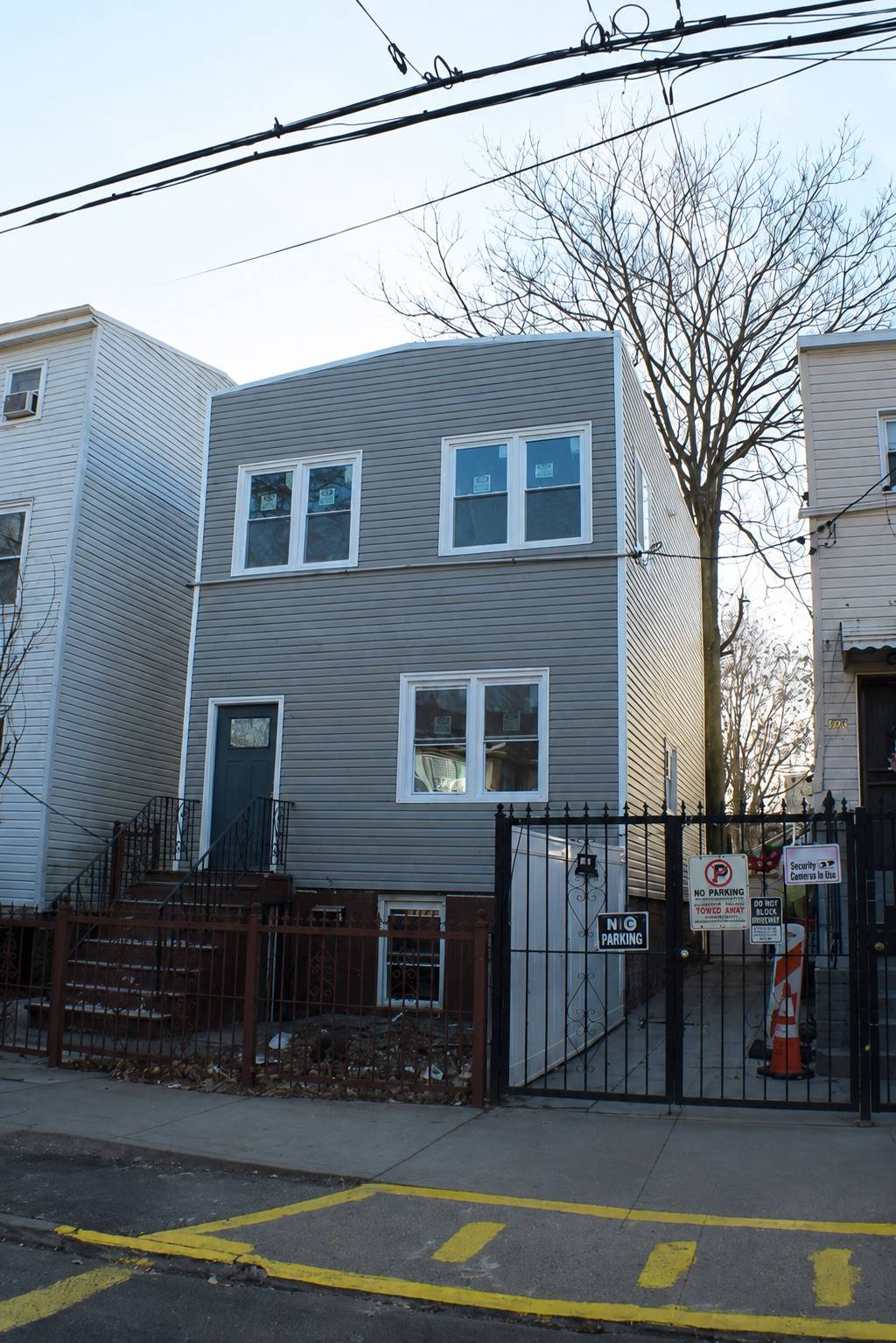 198 Shepherd Ave — photo