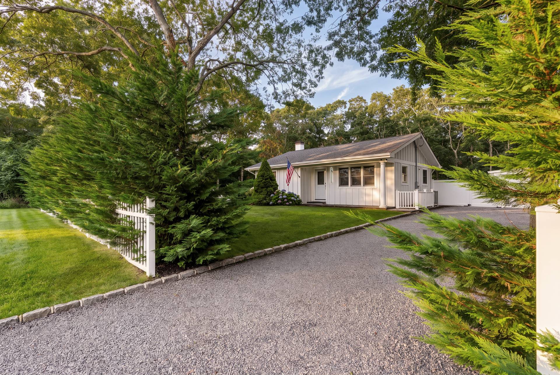 81 South Country Rd — photo