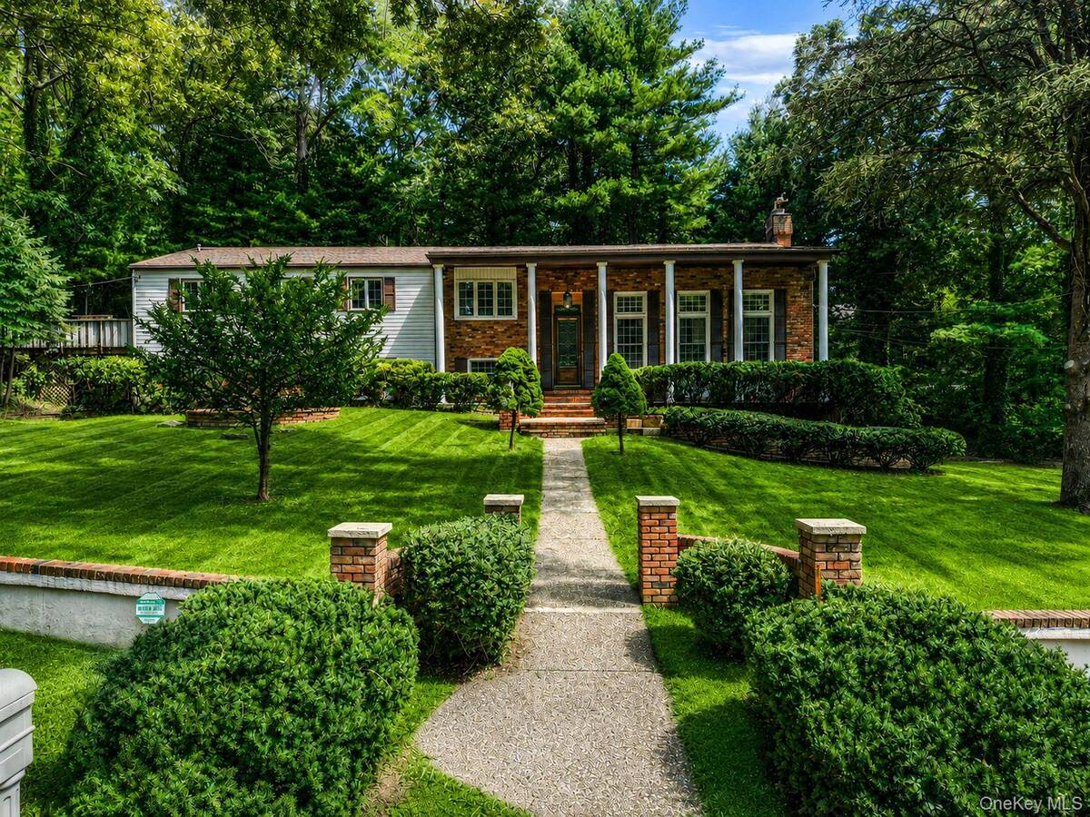 23 Colonial Drive — photo