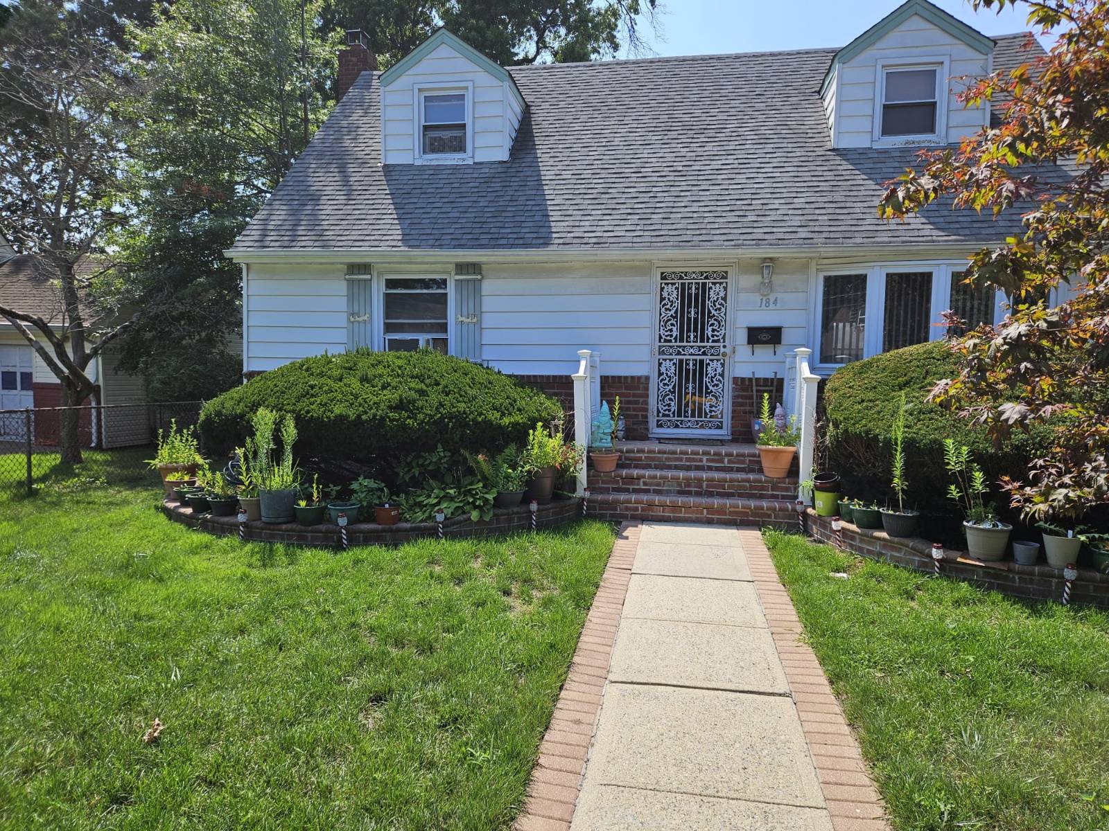 184 Maple Ave — photo