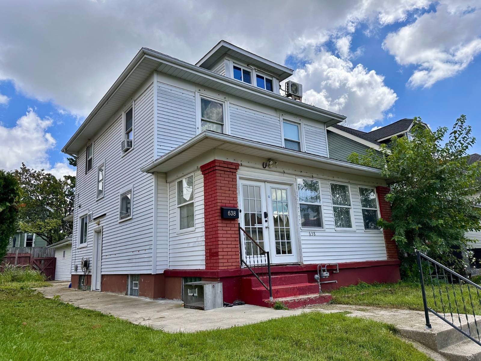 638 Hodapp Ave — photo