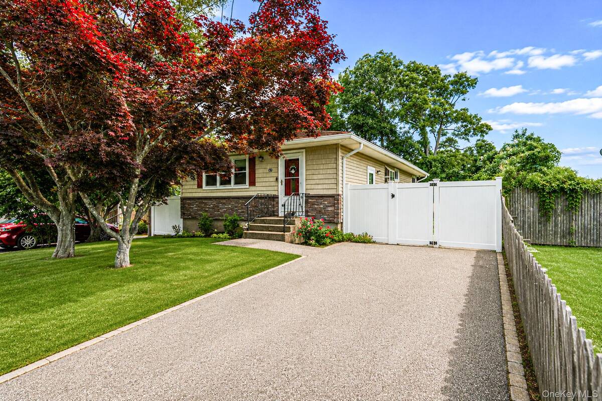 24 Trafalgar Drive — photo