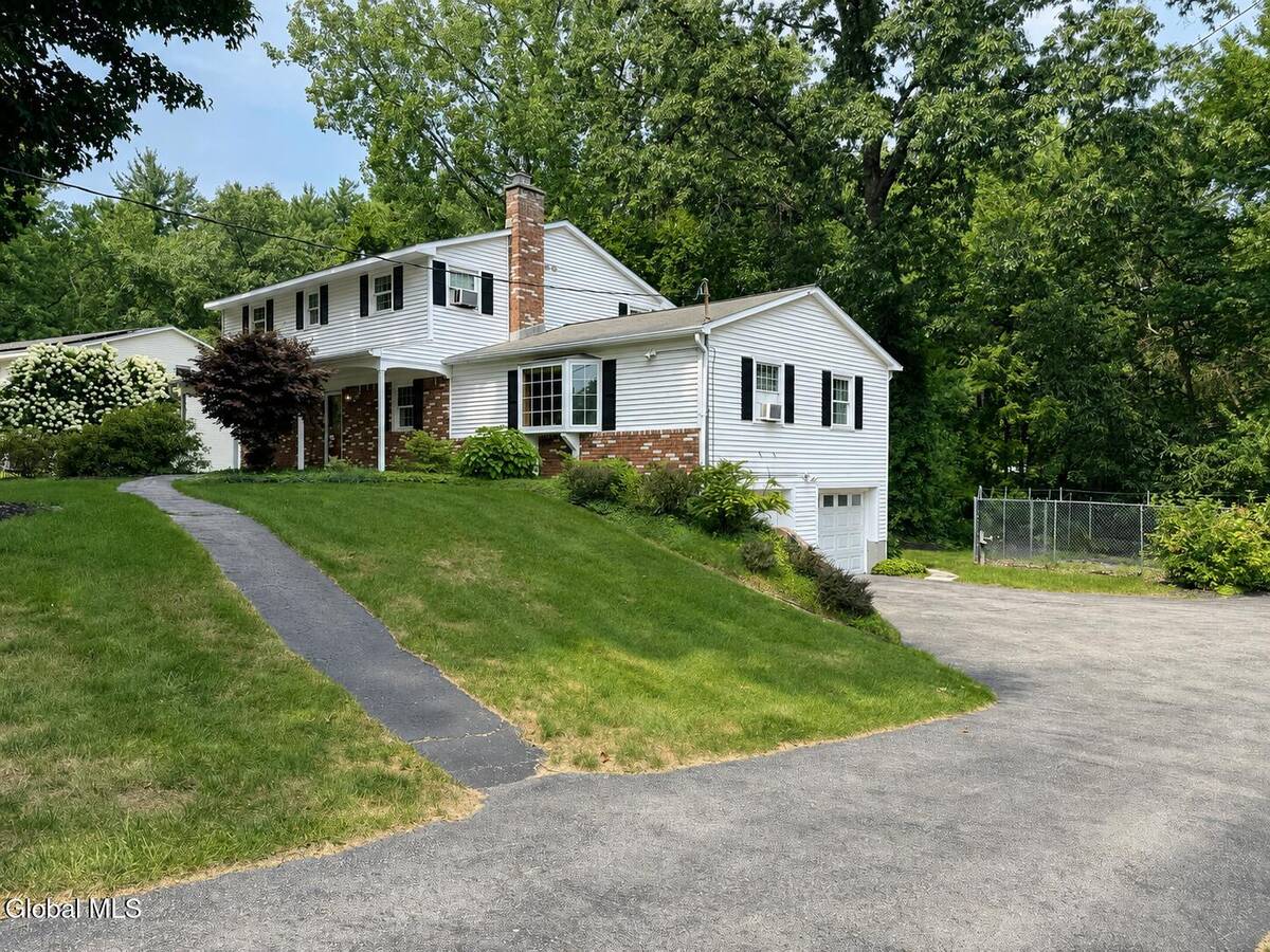 25 N Hill Drive — photo