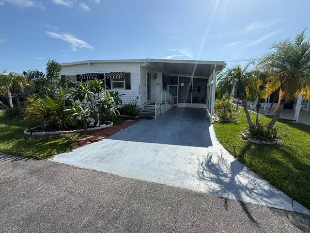355 Jacaranda Circle — photo