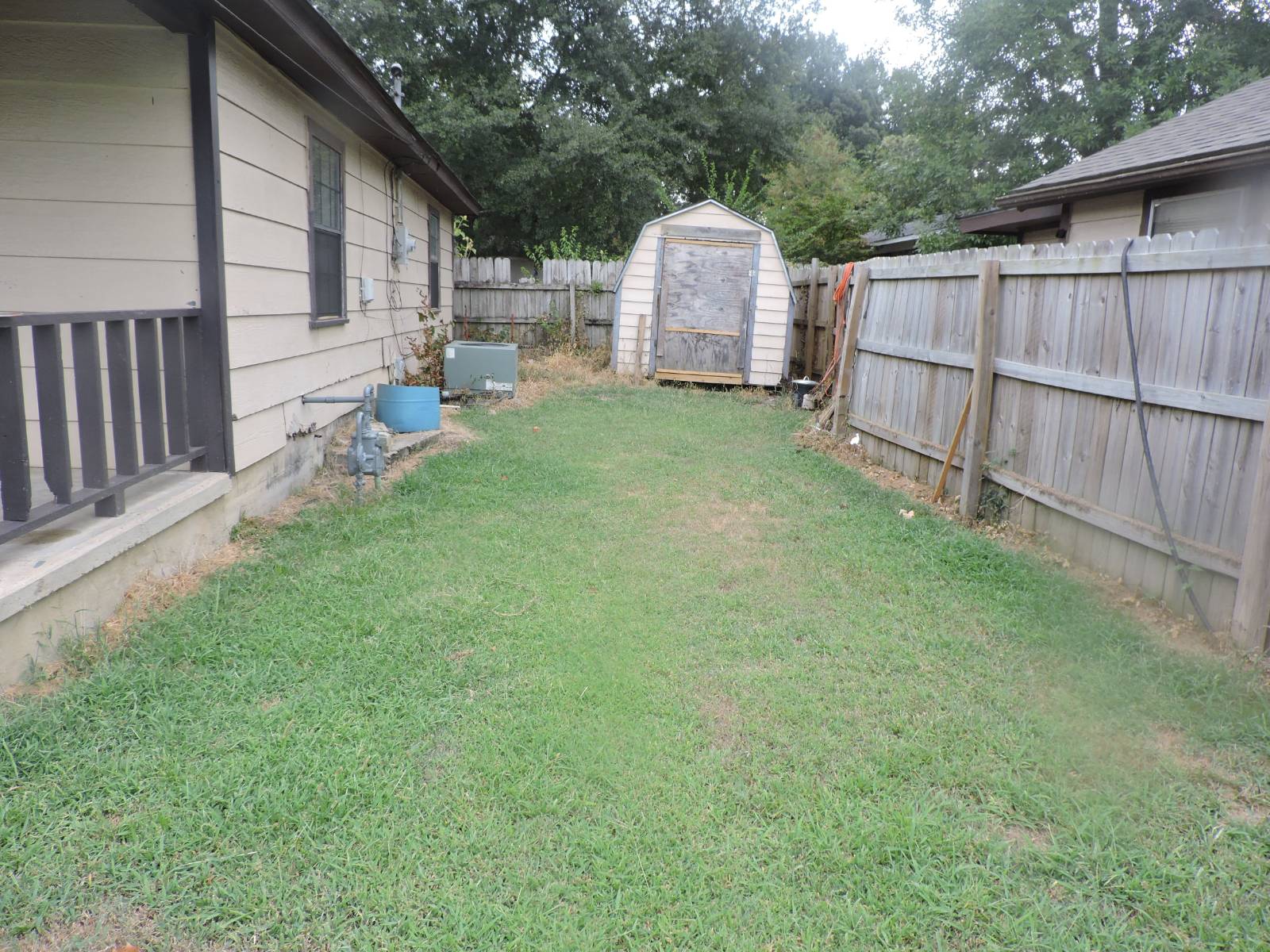 877 Pine St, Waldron, AR 72958 — photo 2
