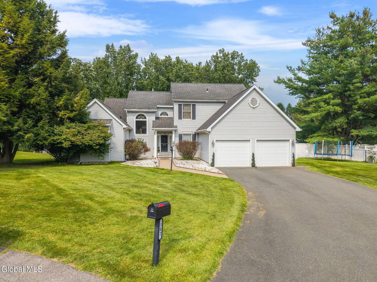 302 Quidor Court — photo