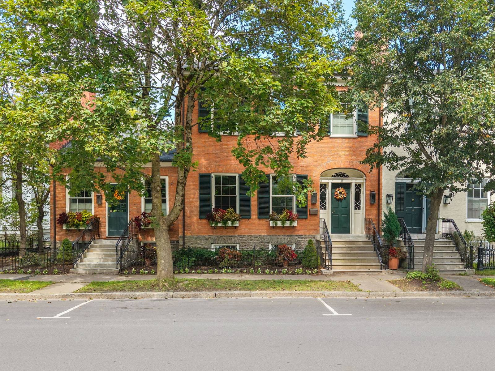 18 Main St — photo