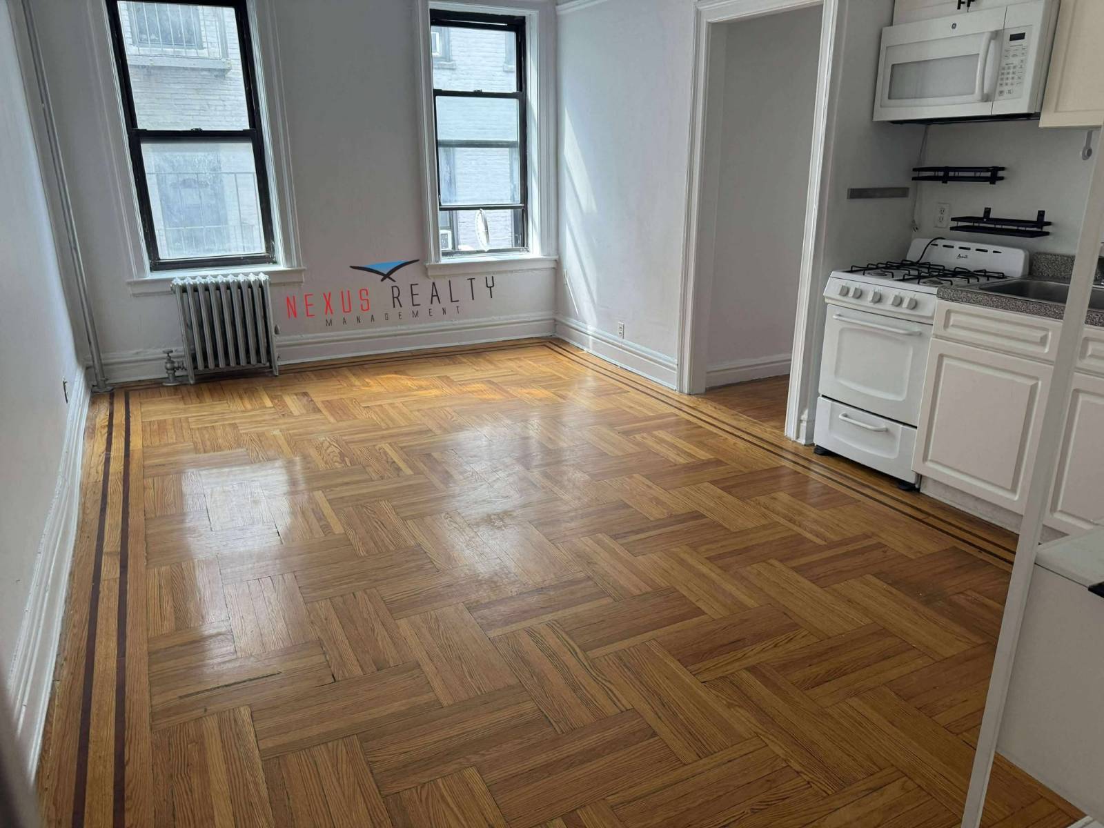 25-02 Steinway 7B — photo