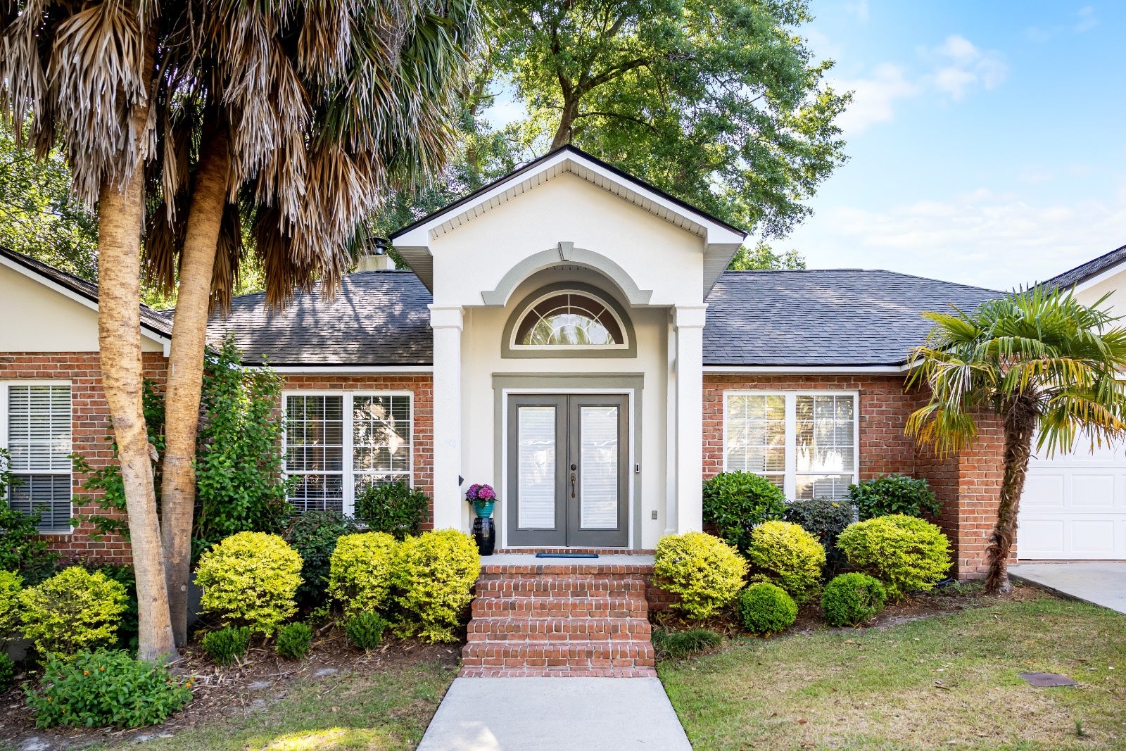 1666 Pondside Dr. — photo