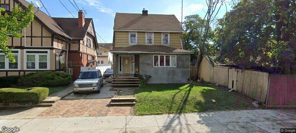 13947 226th St — photo