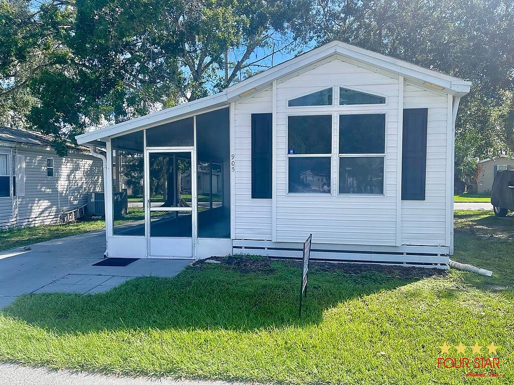 905 Savanna Dr — photo