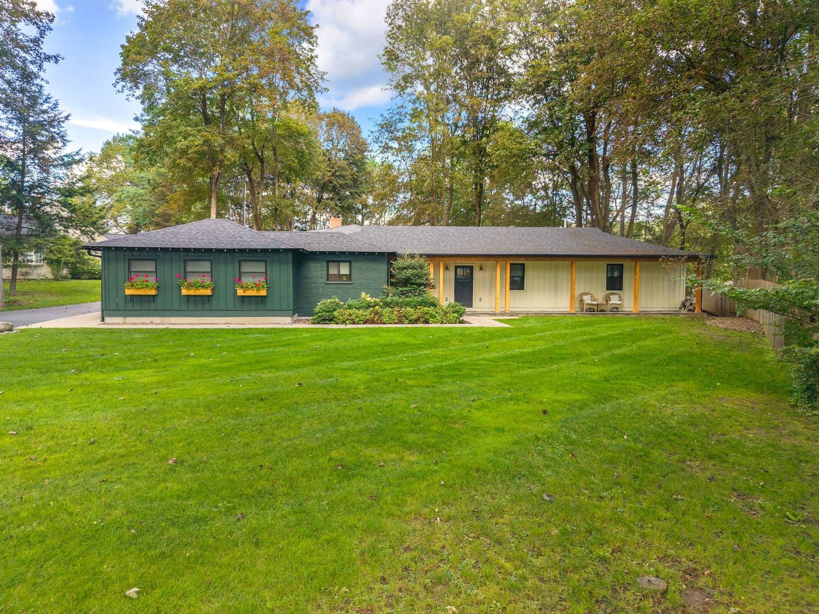 15 Pine Blvd — photo