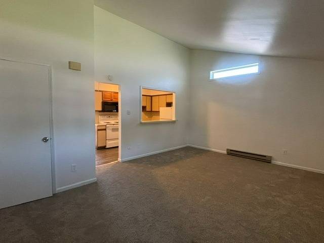 3058 McDonald Ave 5 — photo