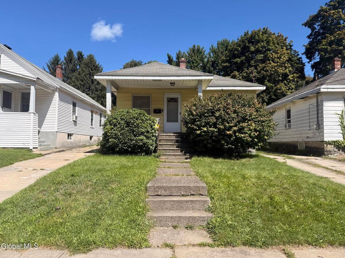 1017 Raymond Street — photo
