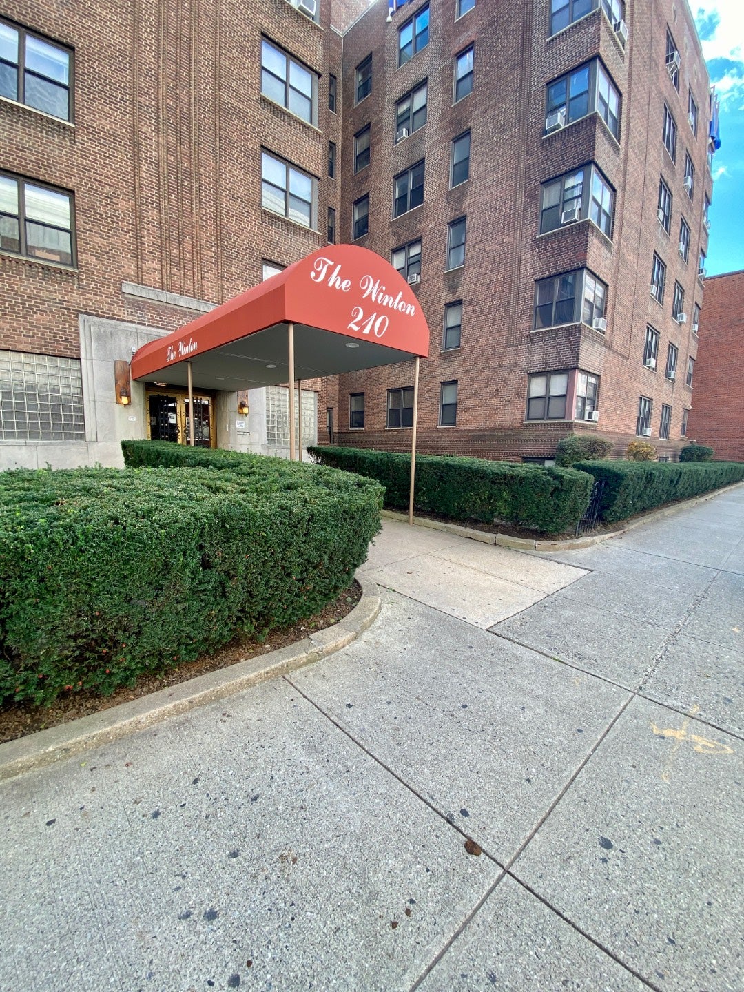 256 Martine Ave 6M — photo