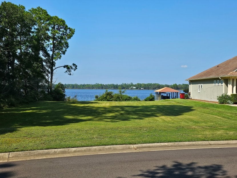 8 Old Bay Pointe Road — photo