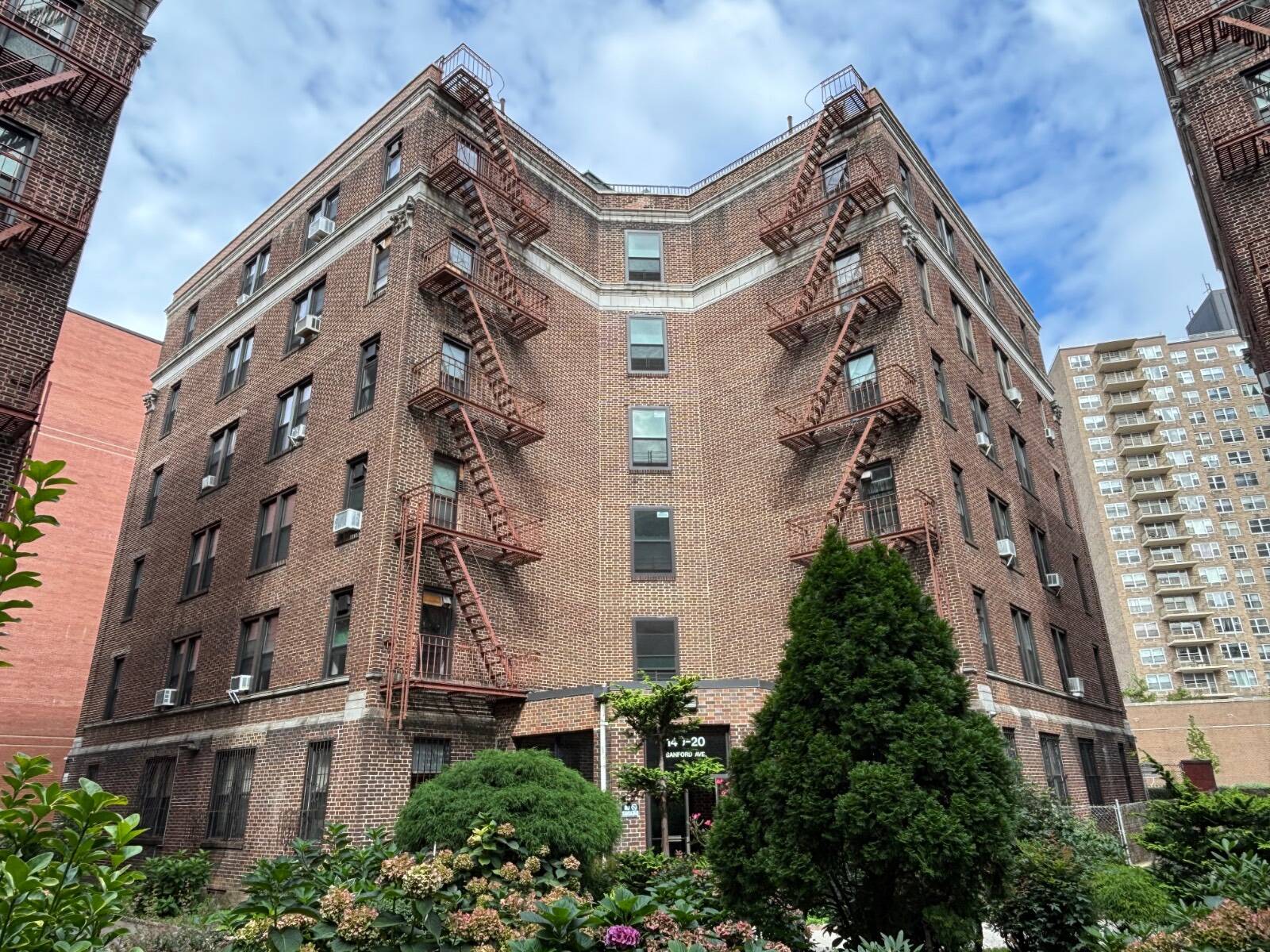 14020 Sanford Ave 3C — photo