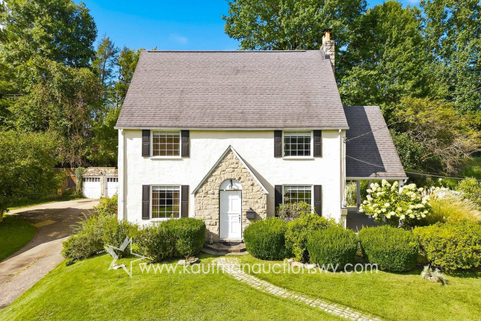 4 Jo Harry Dr — photo