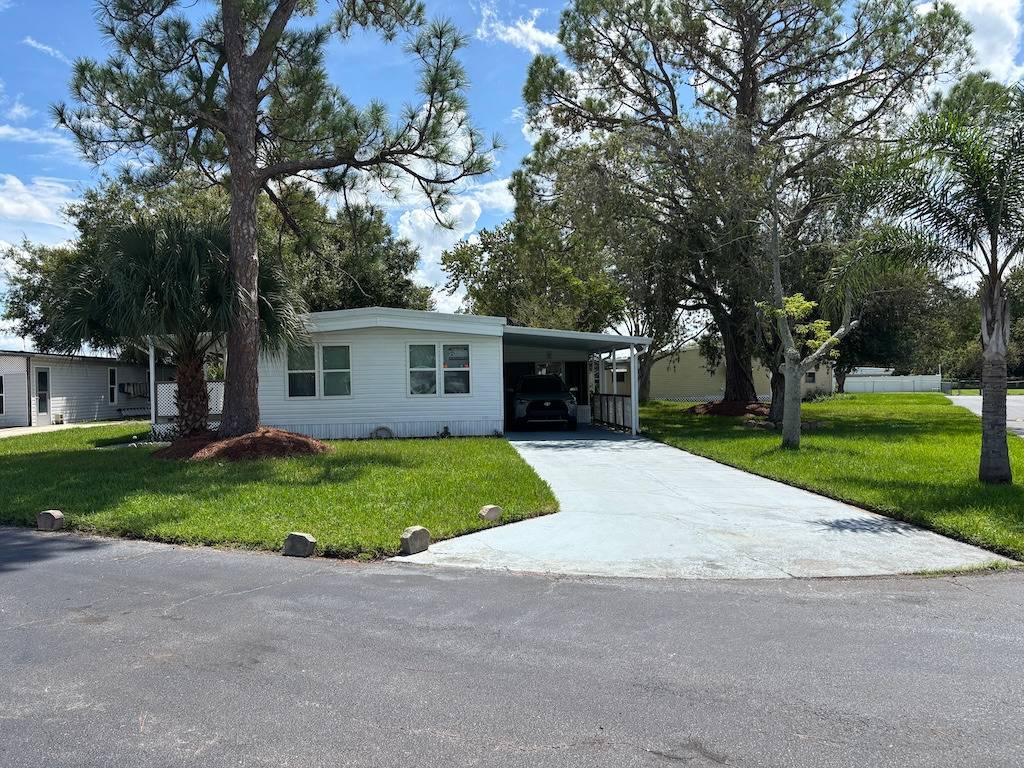 143 Emerald Dr. W — photo