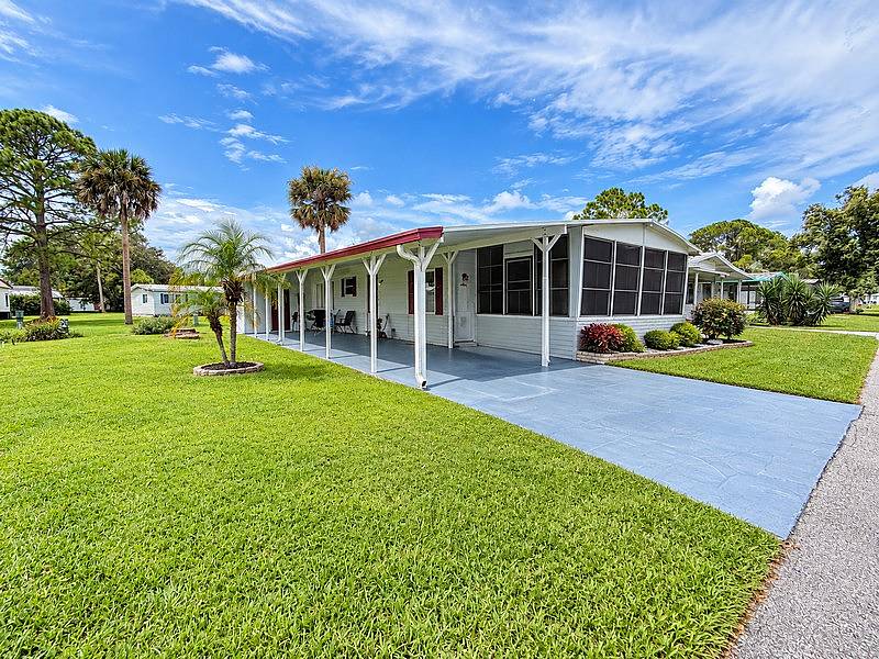 60 Regency Dr — photo
