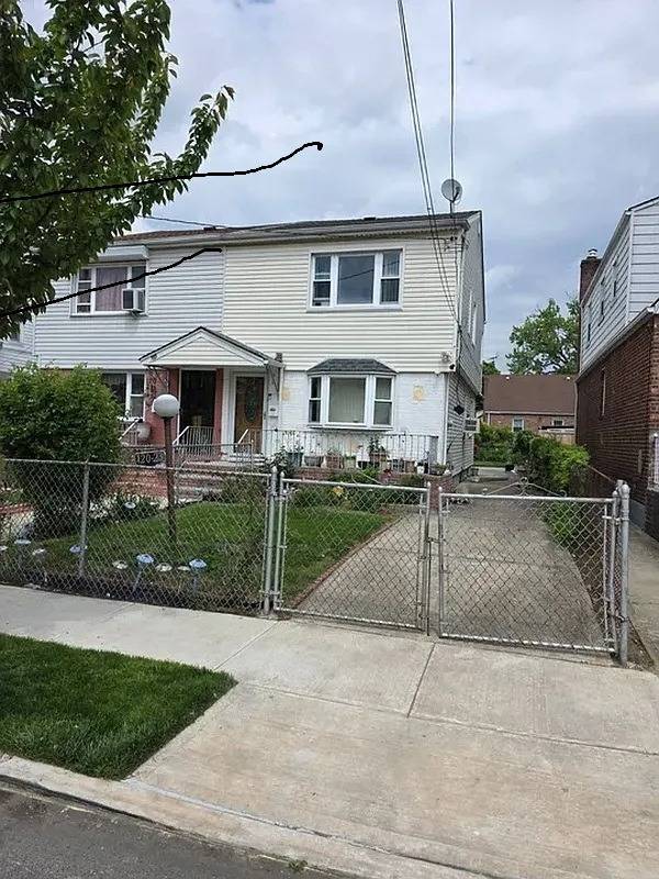 120-23 194 Street — photo