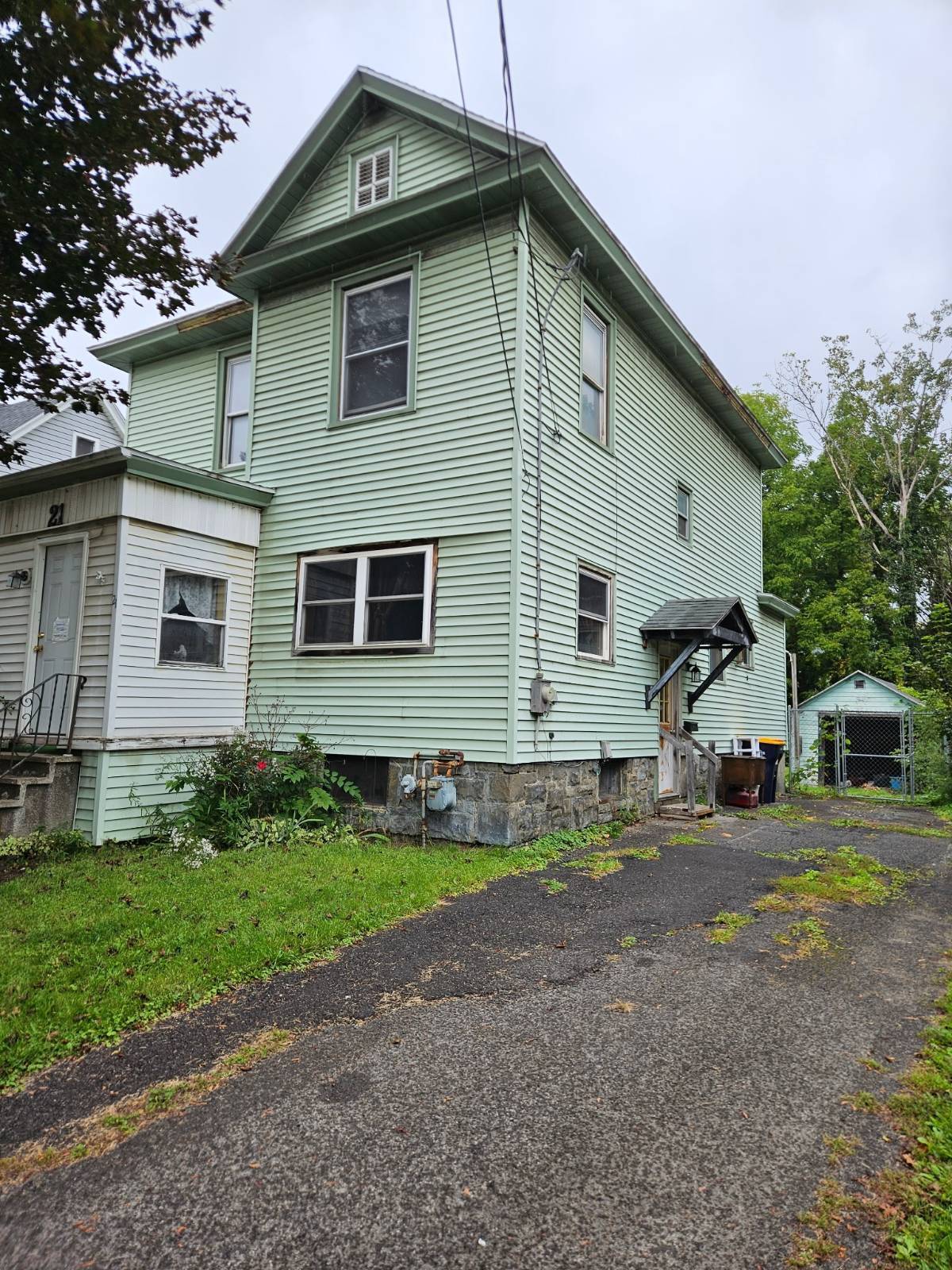 21 East River Street — photo