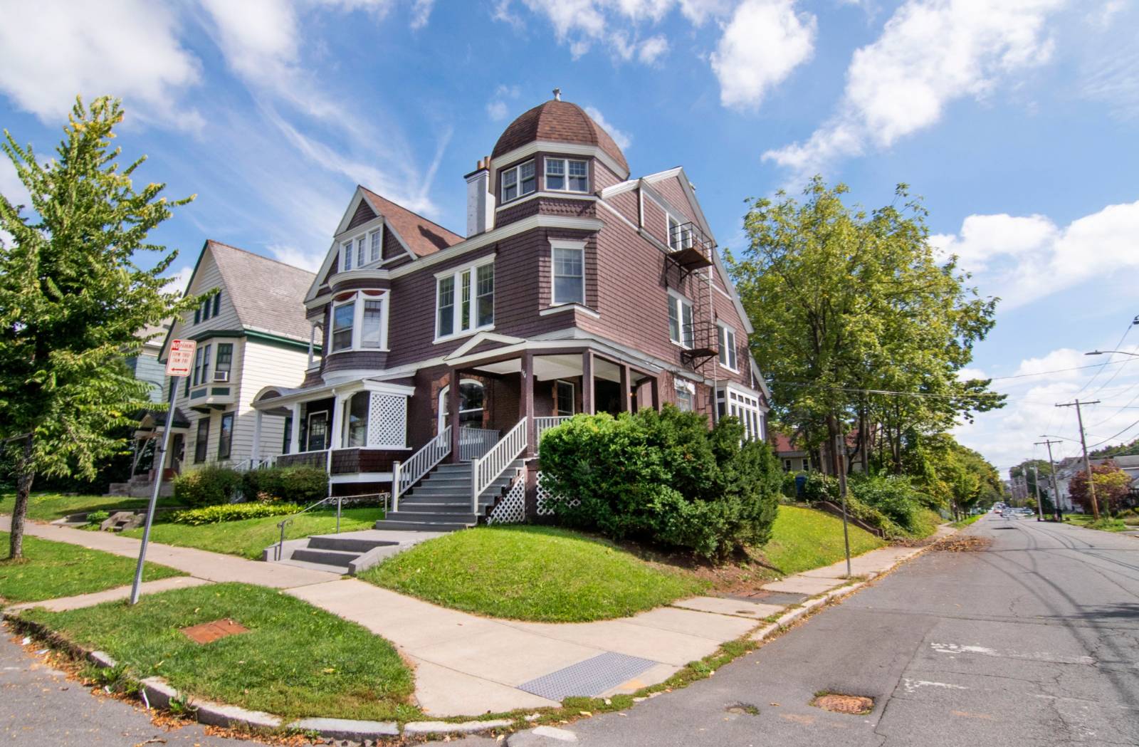 114 S Lake Ave — photo