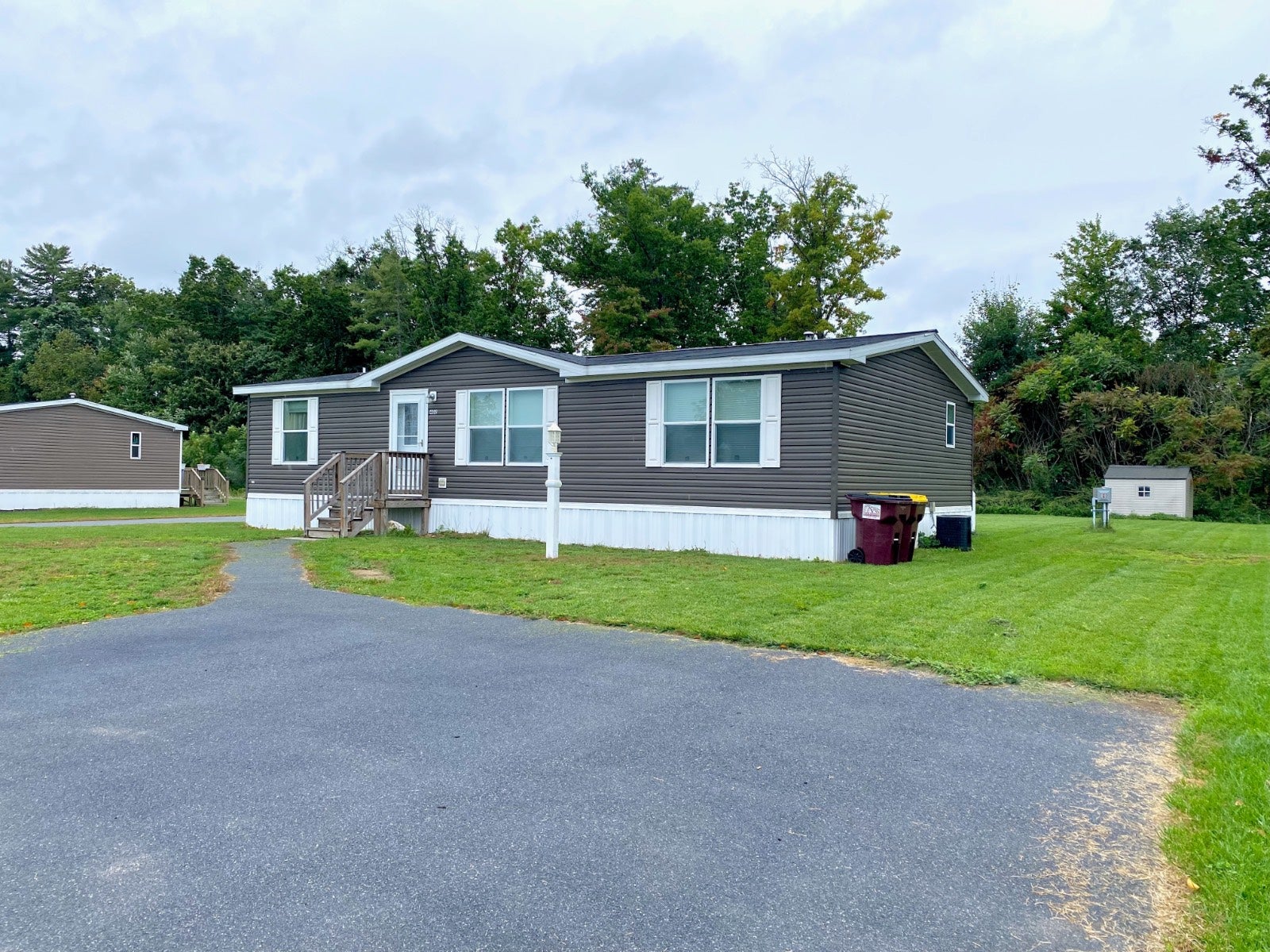 900 Rock City Rd 402 — photo