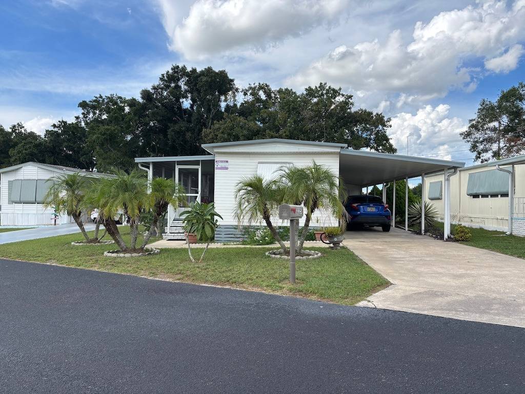 225 Green Haven Ln. — photo