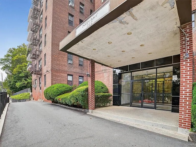 277 Bronx River Road 6J — photo