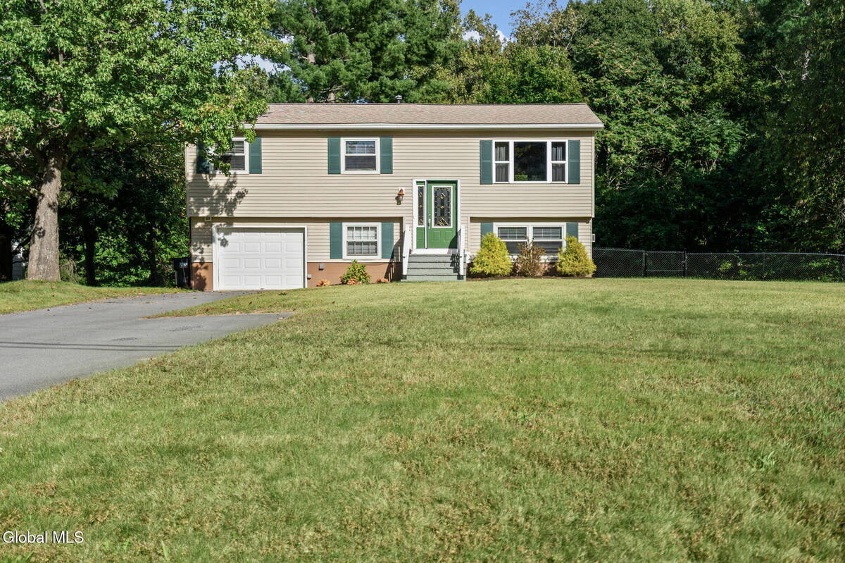 1 Dorsman Drive — photo