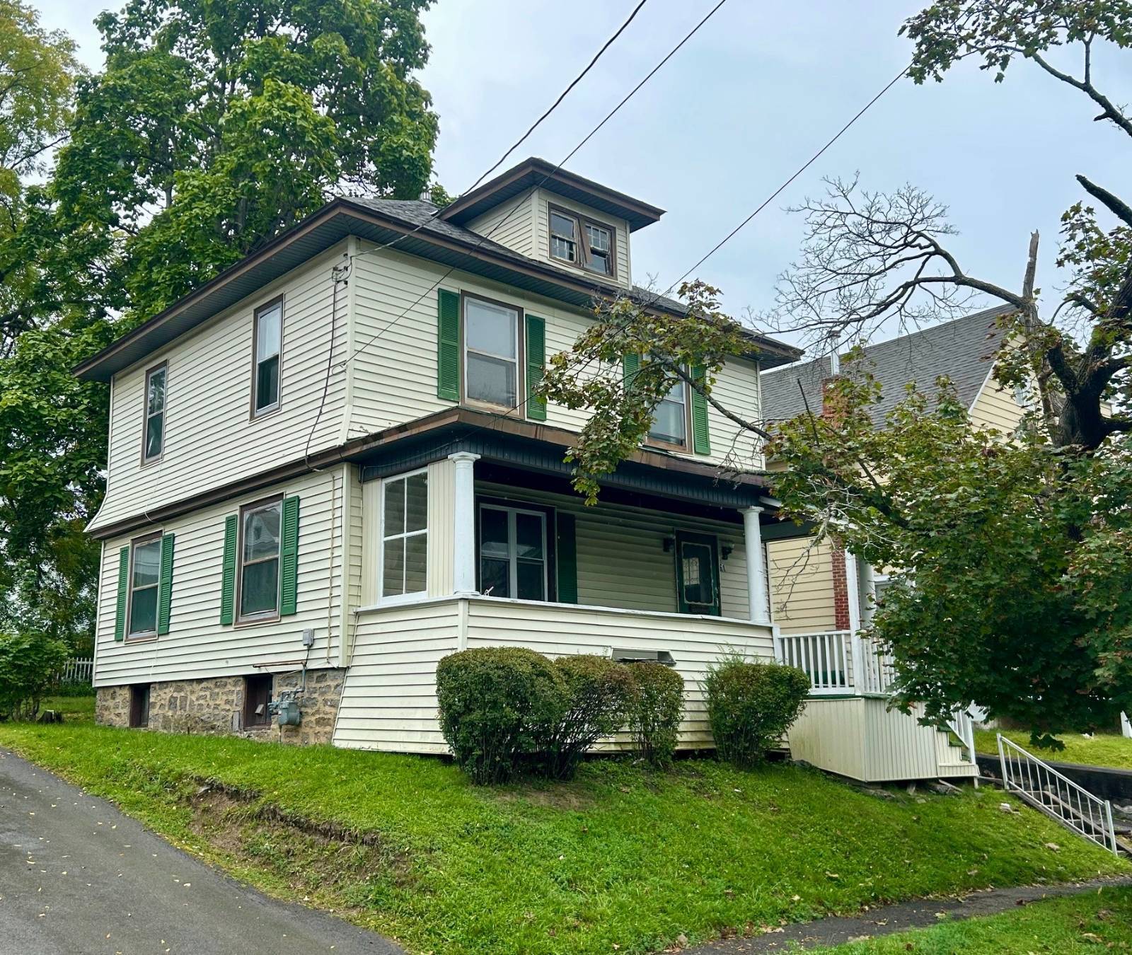 61 Lincoln Avenue — photo