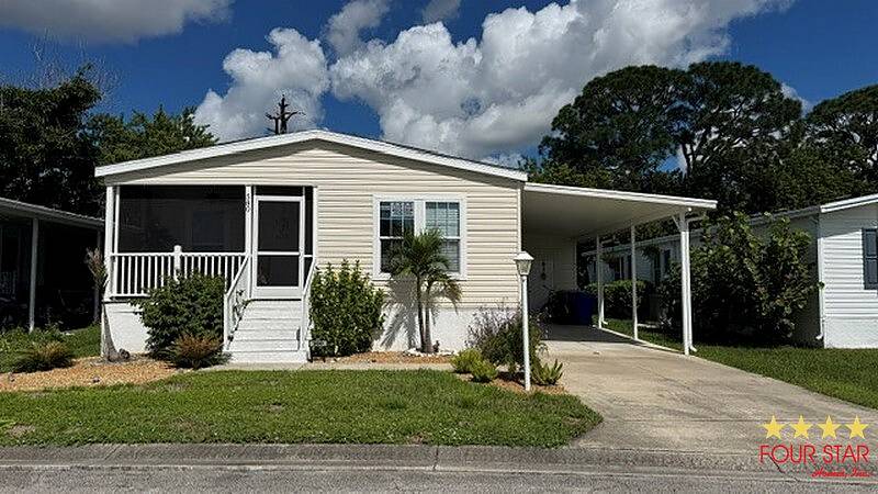 580 Johnathans Cay 580 — photo