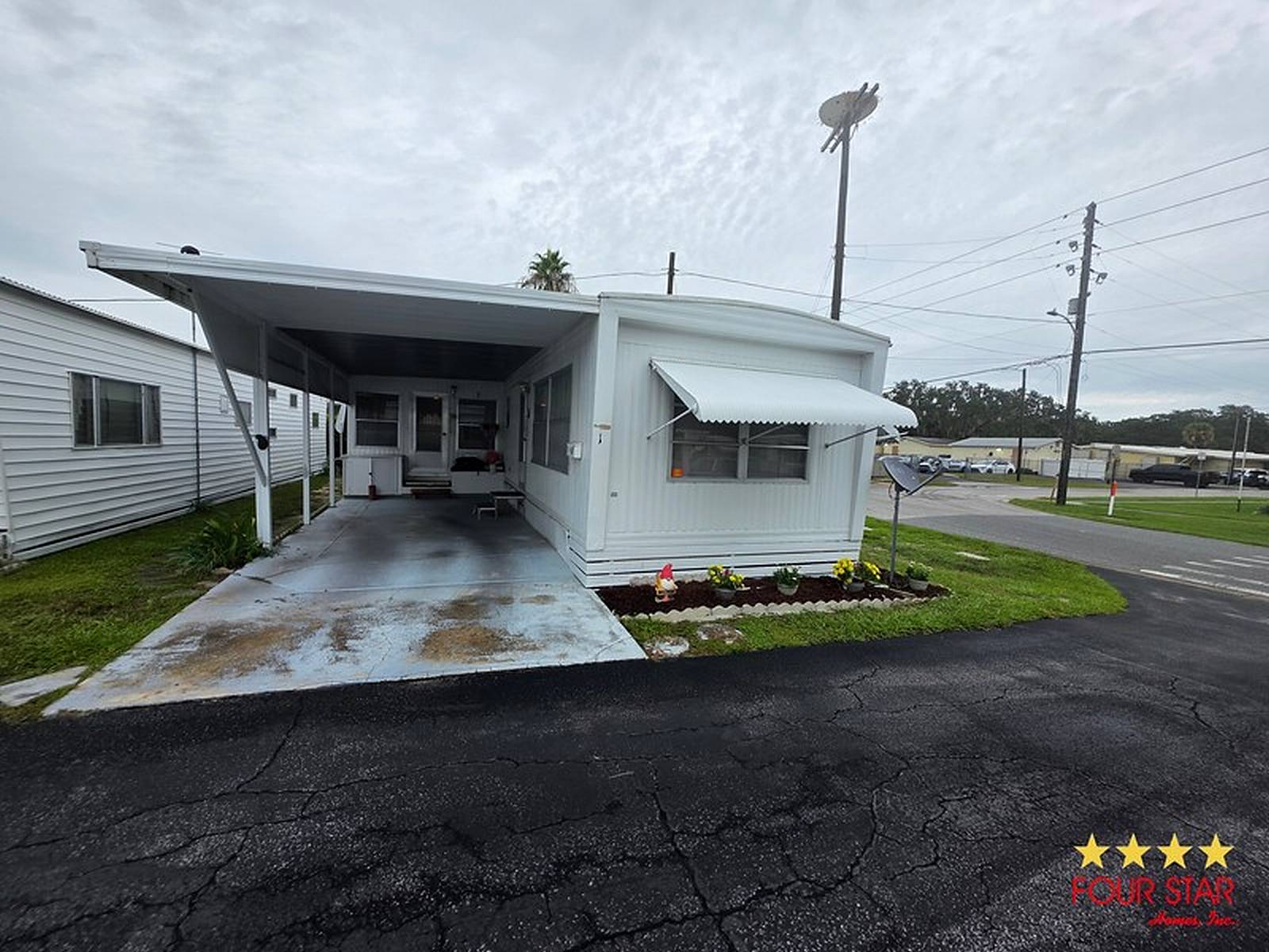 1 Palm Place — photo