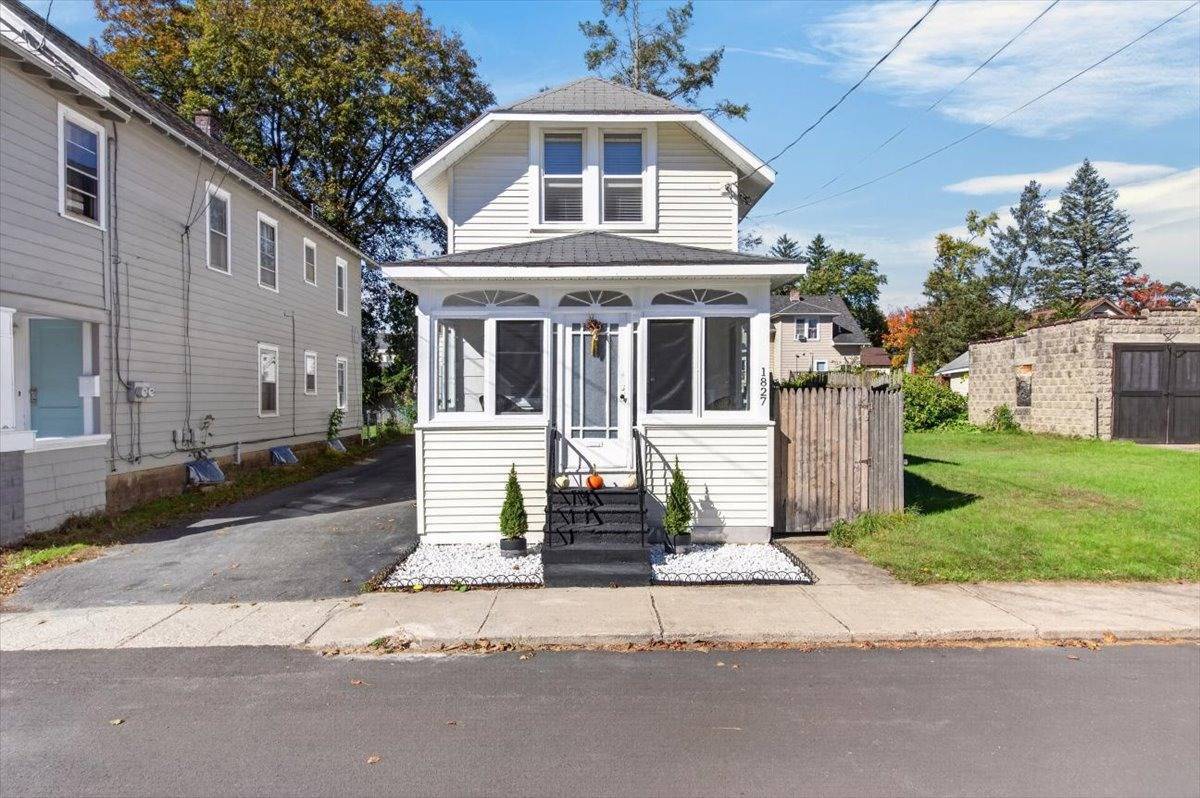 1827 8th Street — photo