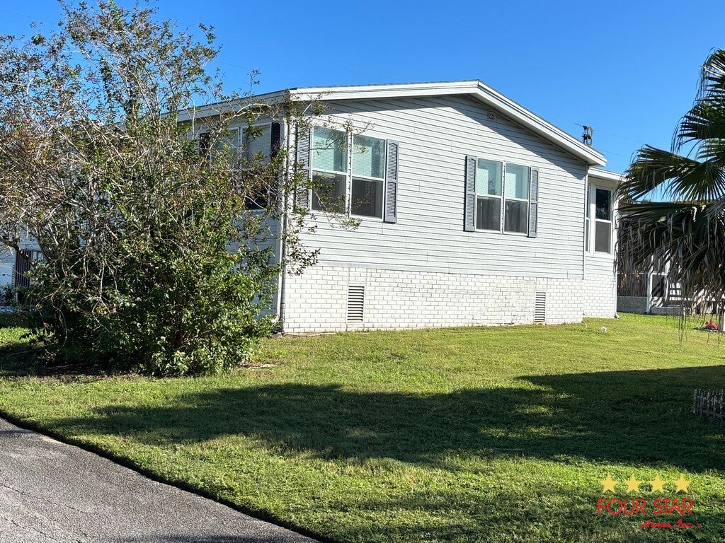 2210 Hollowridge Drive — photo