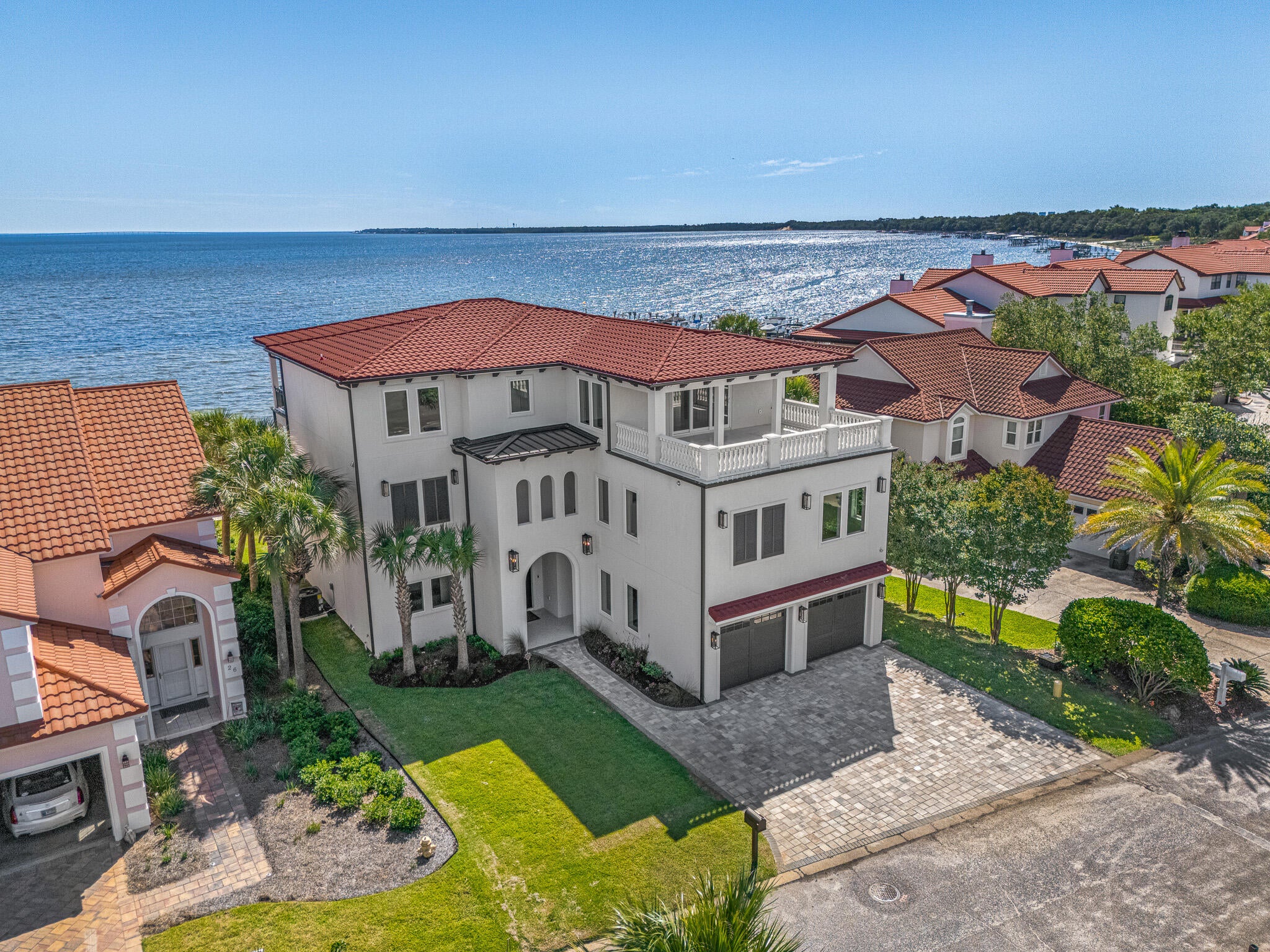 28 Baybridge Drive — photo