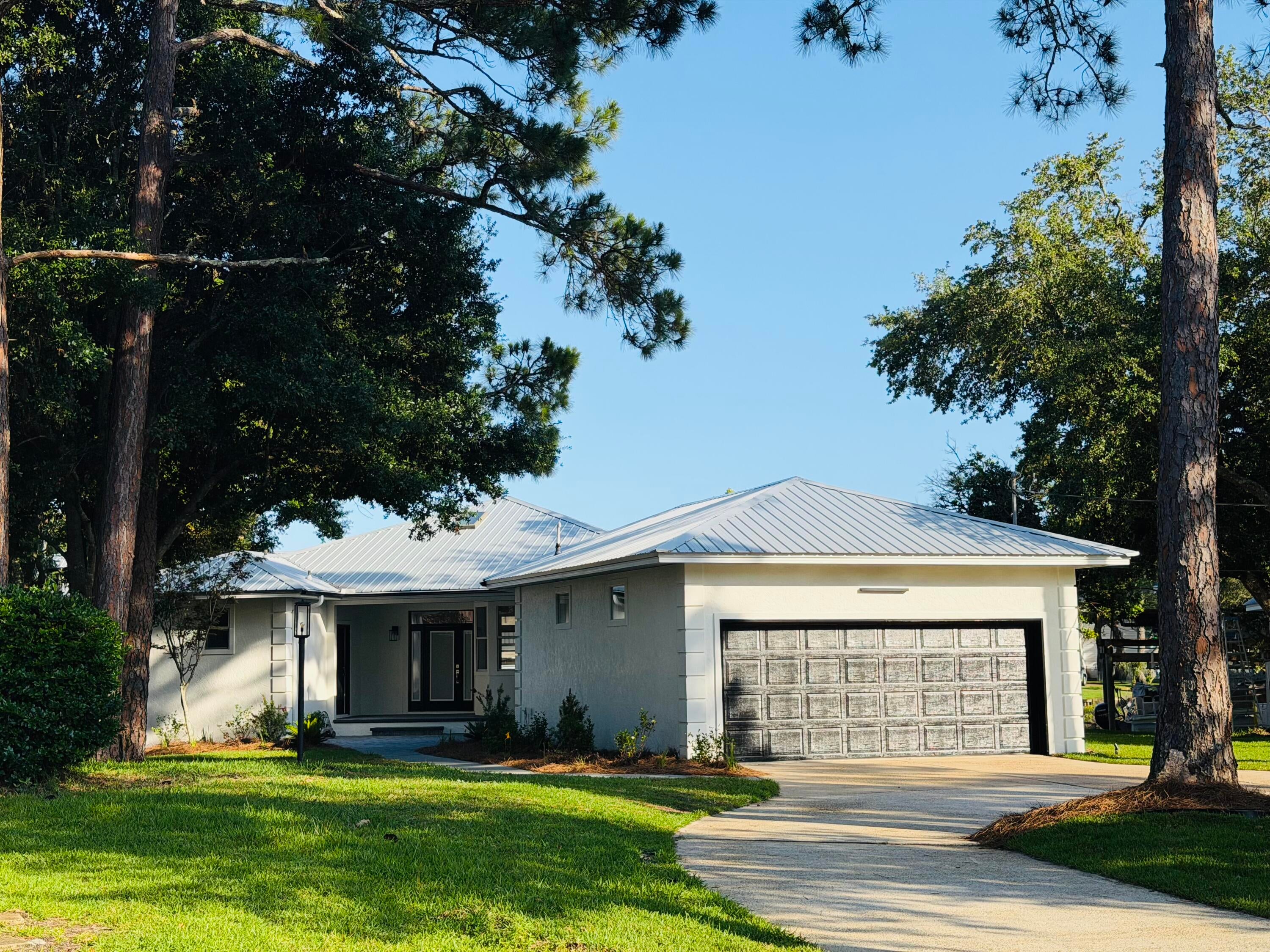23 Neptune Drive — photo