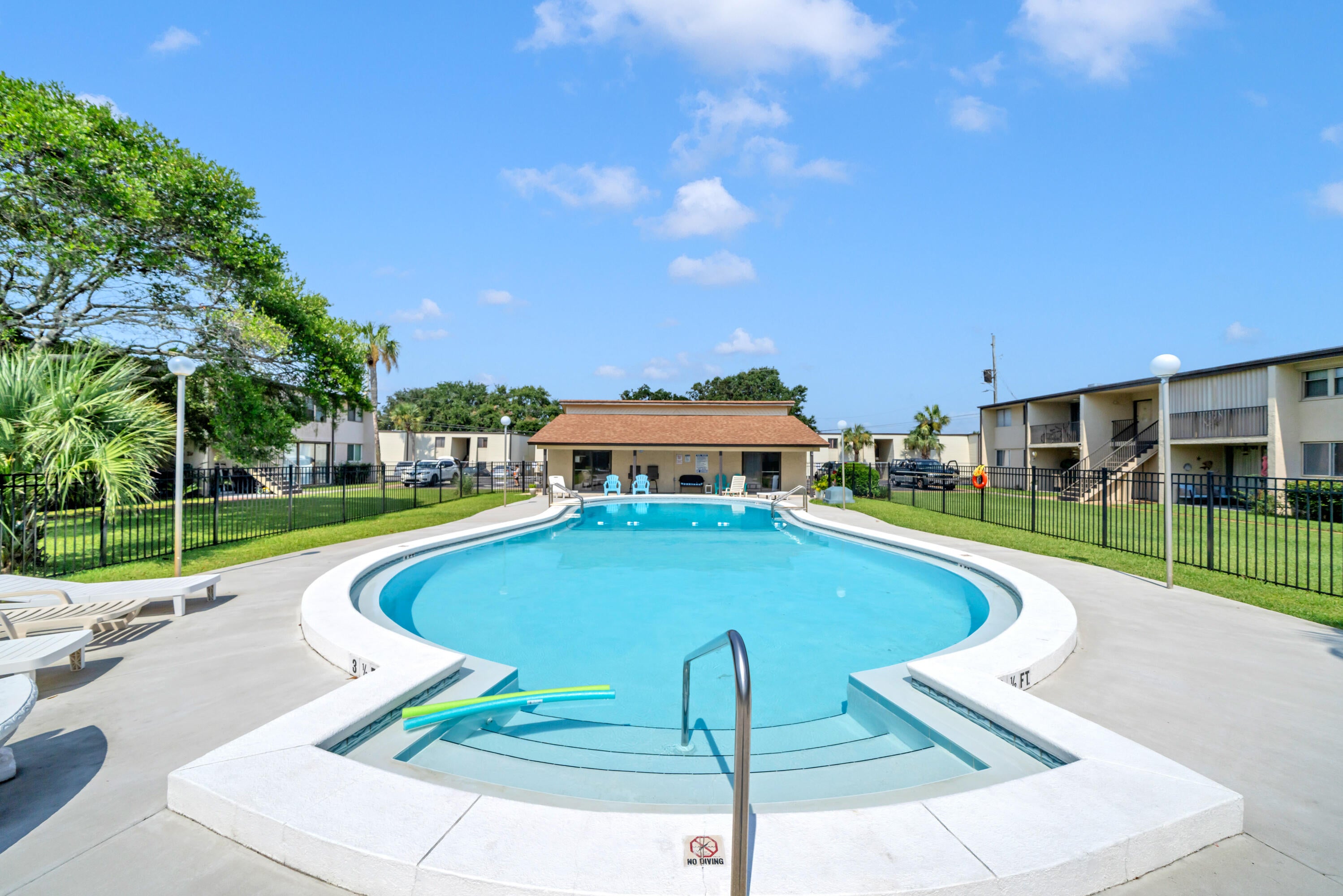 300 SW Miracle Strip Parkway Unit 1B — photo