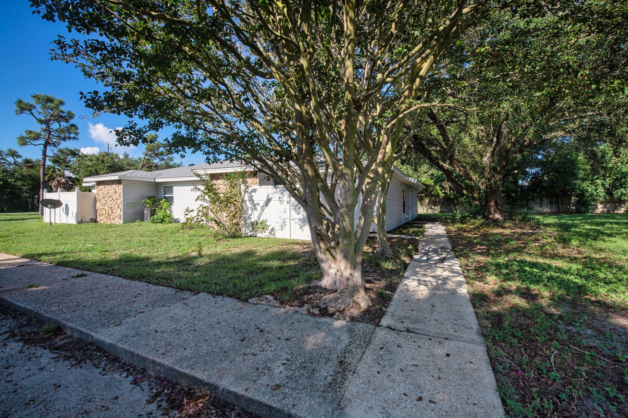 1555 Green Briar Parkway 4 — photo
