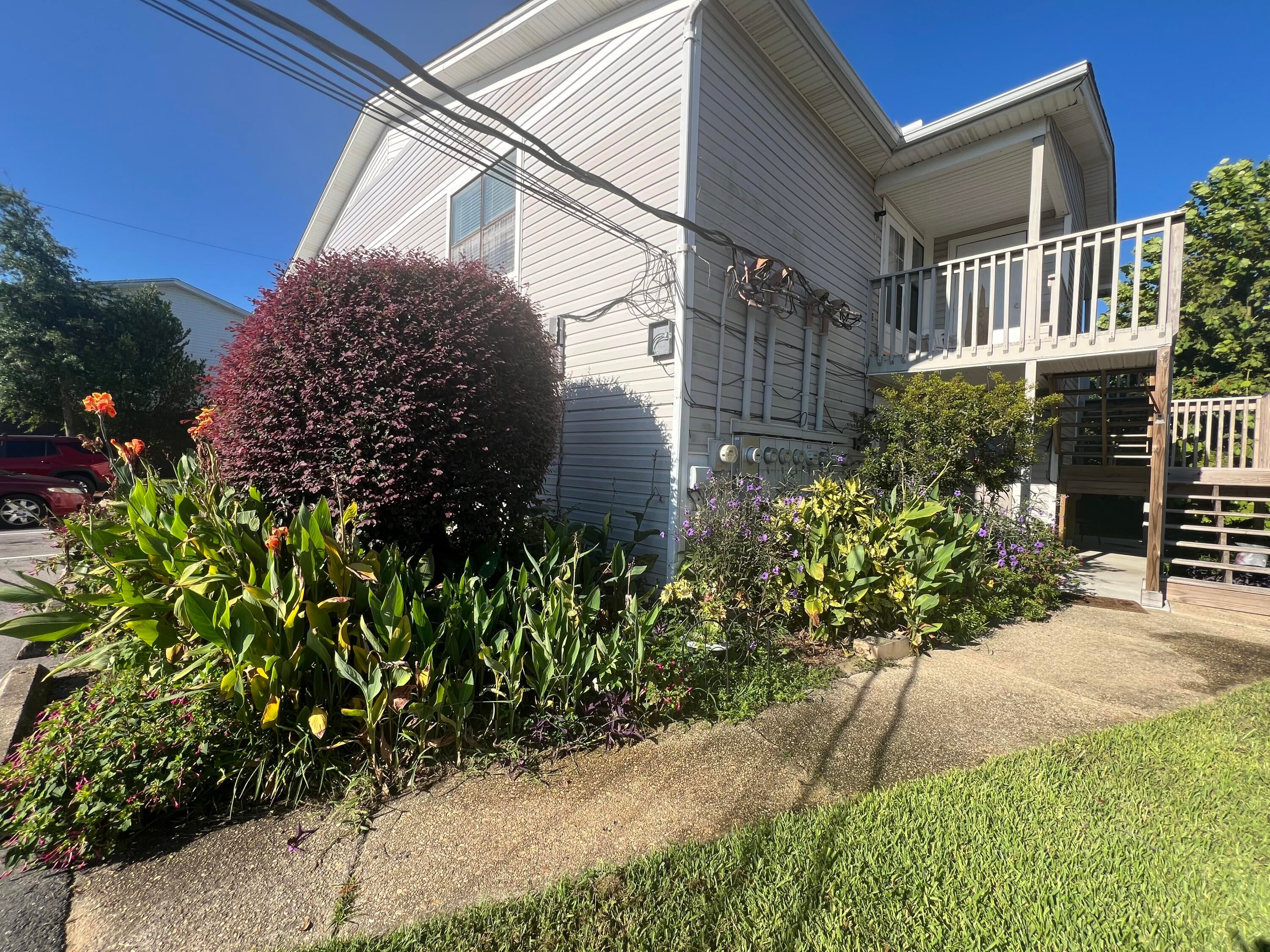 1301 Redwood Lane # D — photo