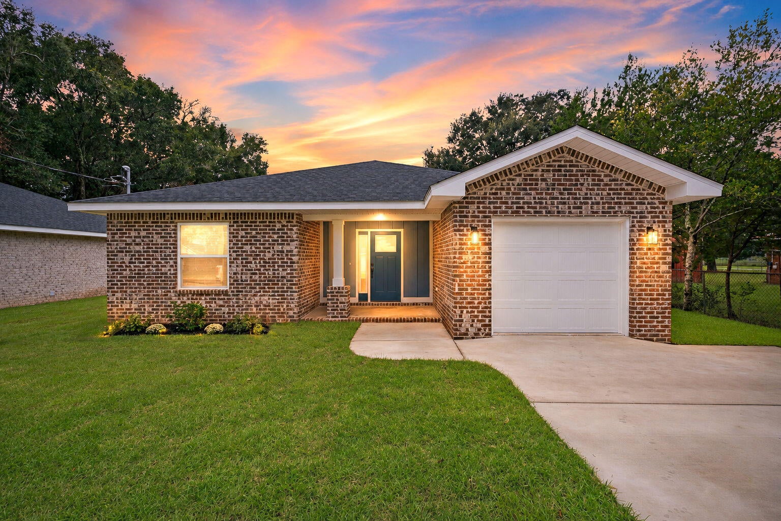 2133 Frazier Street — photo