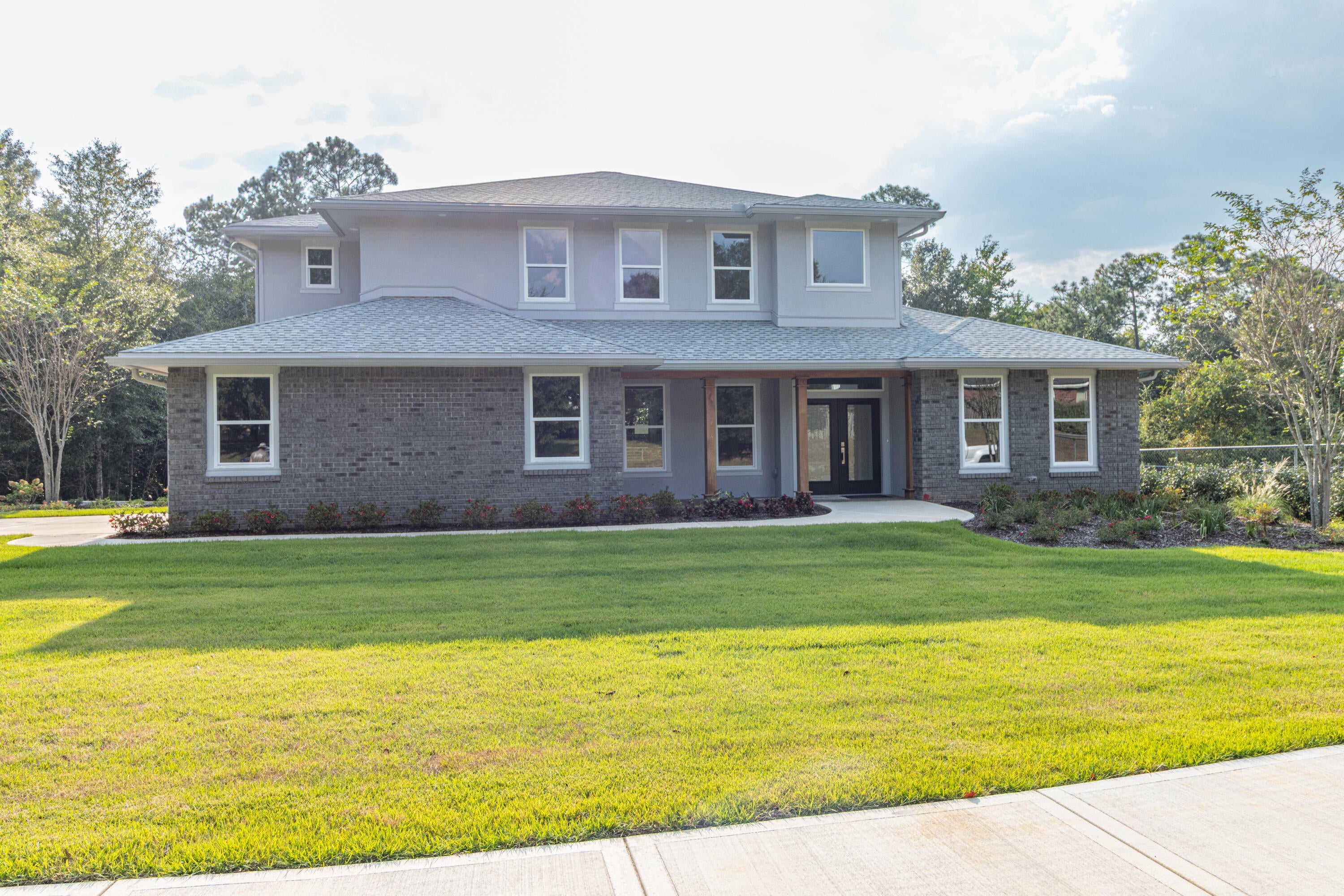 5870 Saratoga Drive — photo